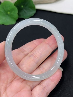 F41942177 翡翠圆条手镯 货品总重约21.1g 51.1圈口