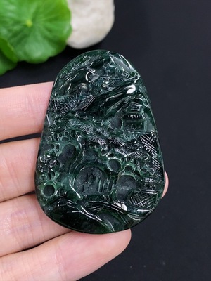 F46554988 翡翠山水牌挂件 货品总重量约29.9克