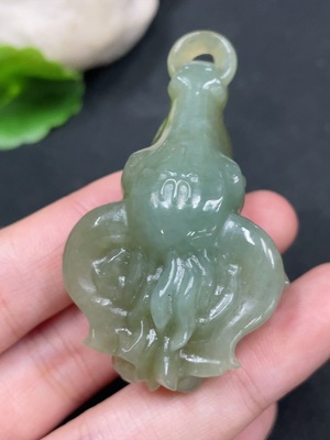 H35195114 和田玉挂件     牛头    货品总重约35g