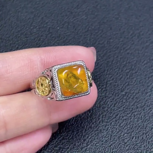 C27157788 Amber Beeswax Ring Adjustable Non-Gold Setting Total Weight Approx. 4.71g