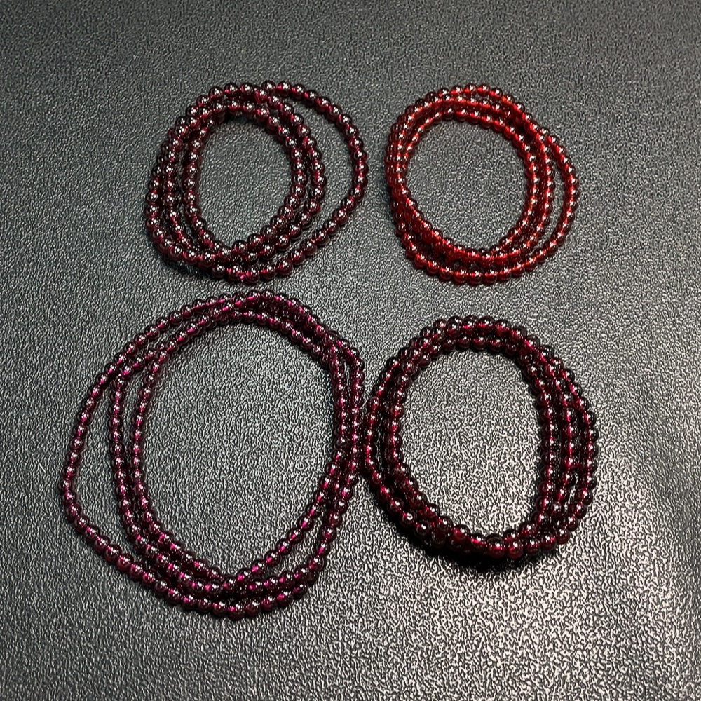 C33924203 Garnet Beaded Necklace Total Weight Approx. 113.06g Sell as a Lot