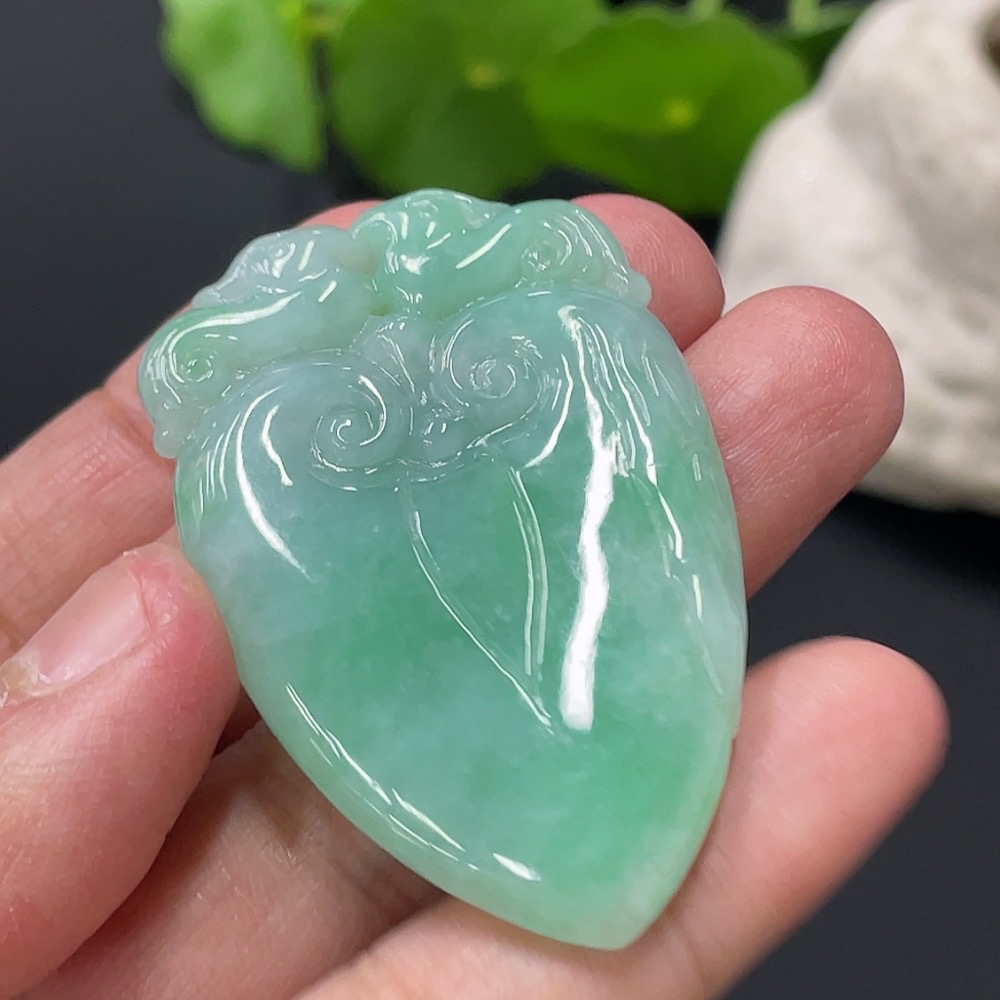 F30530109 Jadeite Peach Pendant