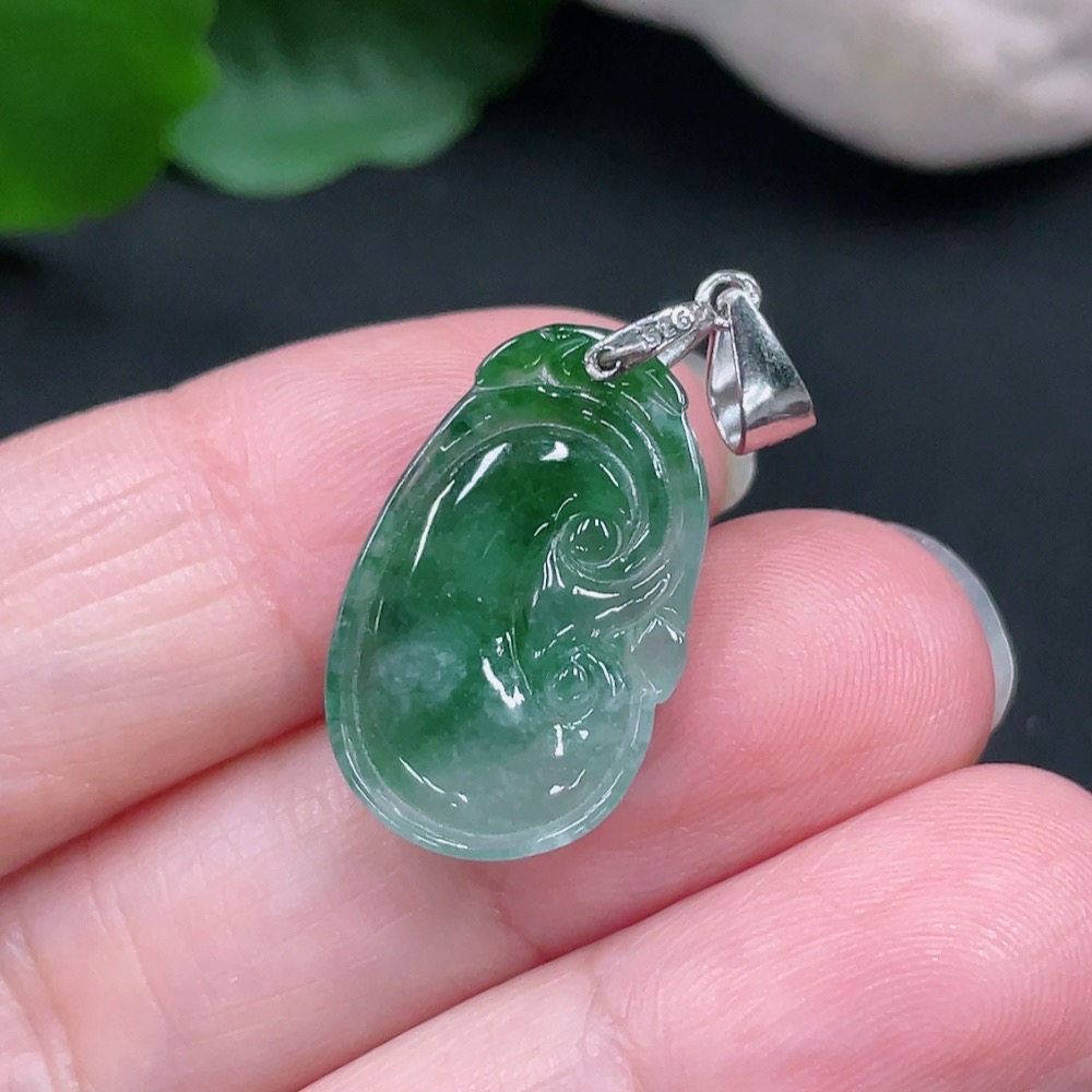 F29420811 JadeiteRuyi Pendant