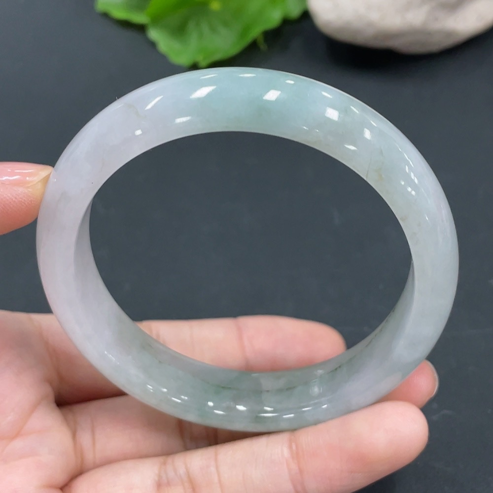 F21353359 Jadeite Round Bracelet Size 53.7 Total Weight 46.421g
