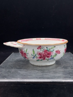 W35145128 Porcelain, Perfect Condition, Early Qing Famille Rose Bowl with Handles