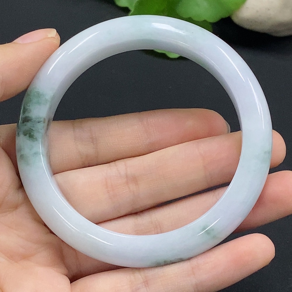 F33833244 Jadeite Regular Round Bangle 55.2 Inner Diameter Total Weight Approx. 57.8g (including other mineral components)