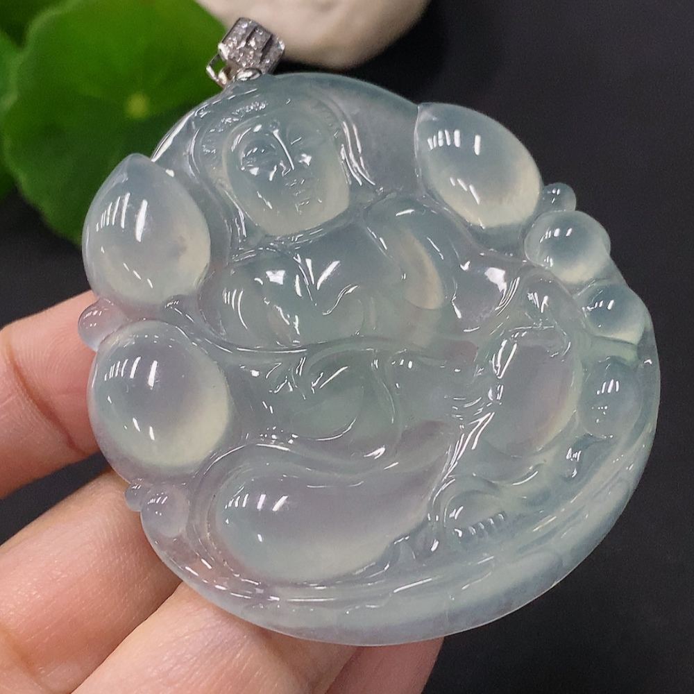 F35088184 Jadeite Guanyin Pendant, Total Weight Approx. 34.1g, 18K Gold Clasp, Set with Diamonds