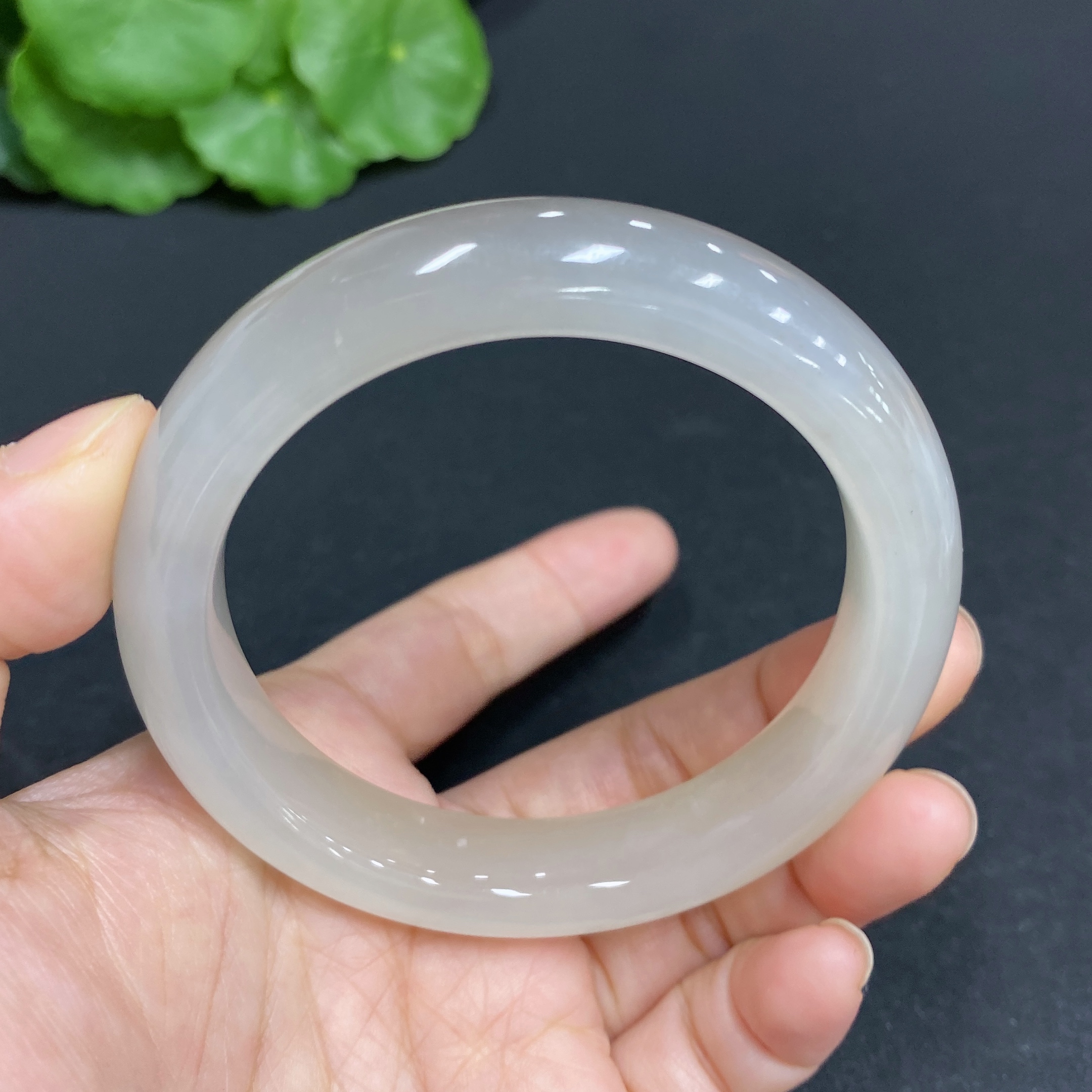 H33878908 Hetian Jade Round Bracelet Size 56.3 Total Weight Approx. 57.1g