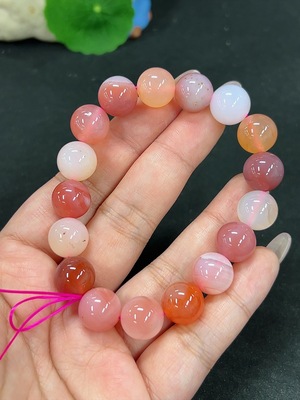 H41938878 盐源玛瑙手串 卡11.8mm左右 仅红色 货品总重约42.1g