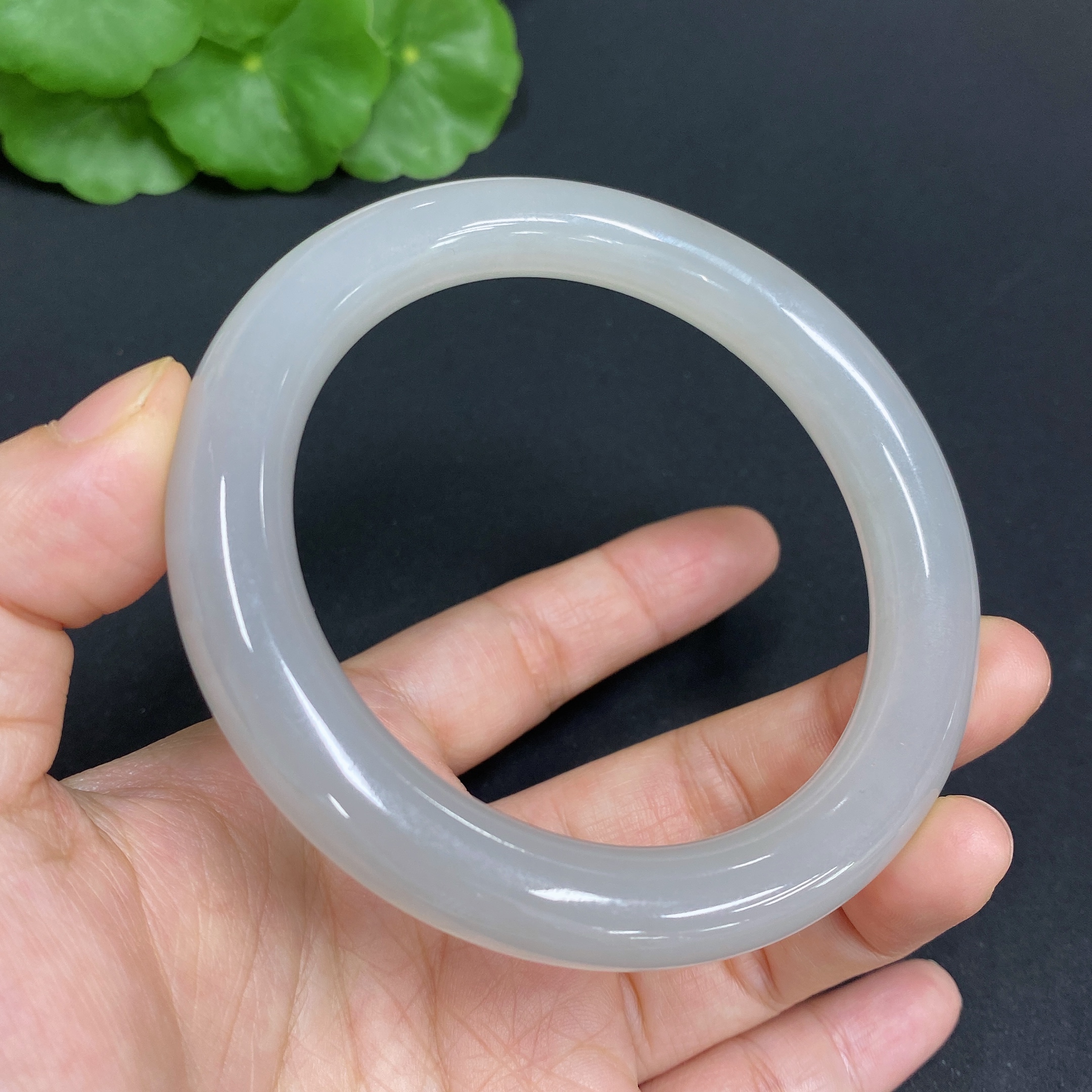 H33845531 Hetian Jade Round Bangle 59.4mm 56.4g