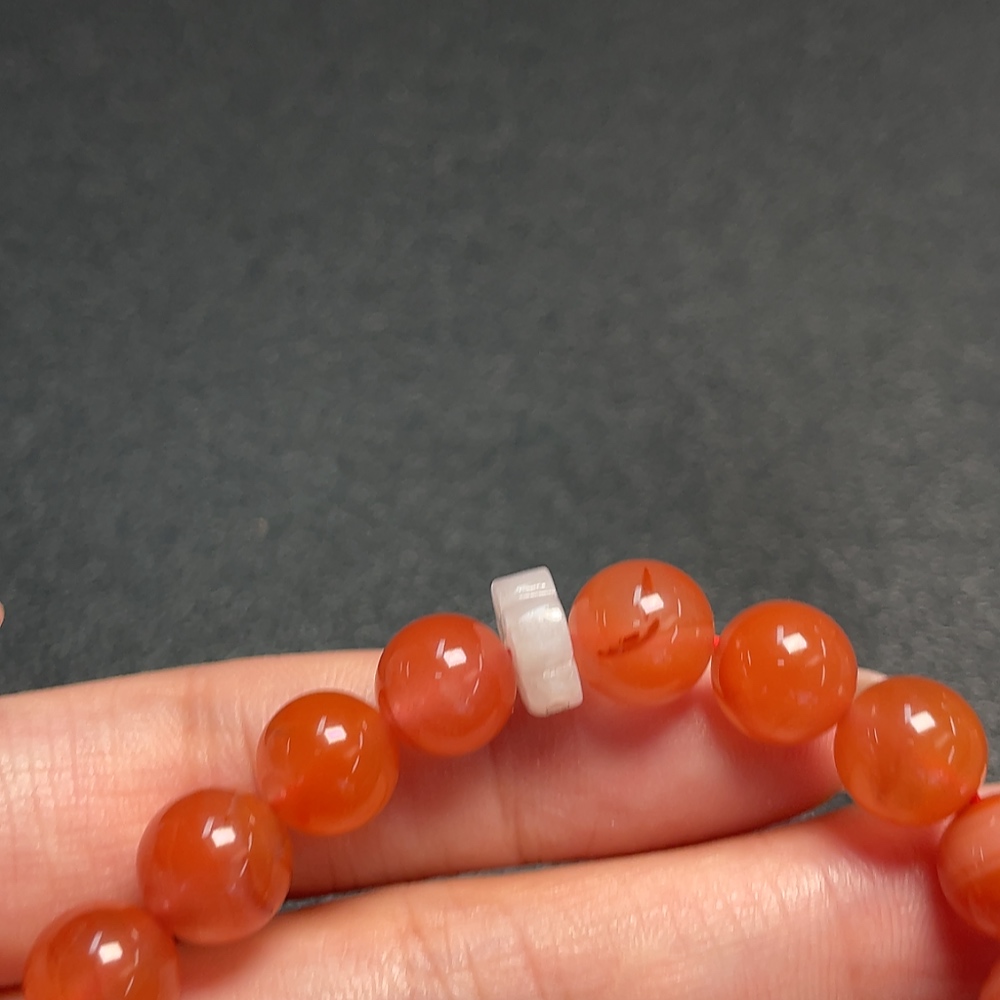 C32816077 Red Agate Bracelet with Visible Organic Matter, Total Weight Approx. 20.46g, Bead Size 9.3mm, Paired with Jadeite, Non-Gold