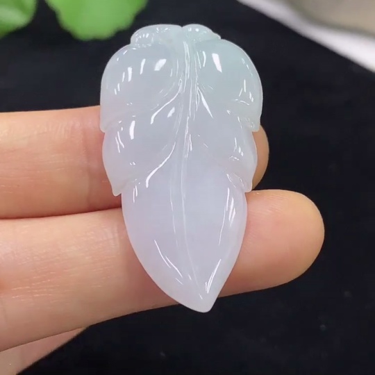F31586958 Jadeite Leaf Pendant Total Weight Approx. 7.24g