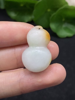 F34029202 Jadeite Rough Pendant Gourd Total Weight Approx. 7.9g Yellow Part Color Origin Undetermined