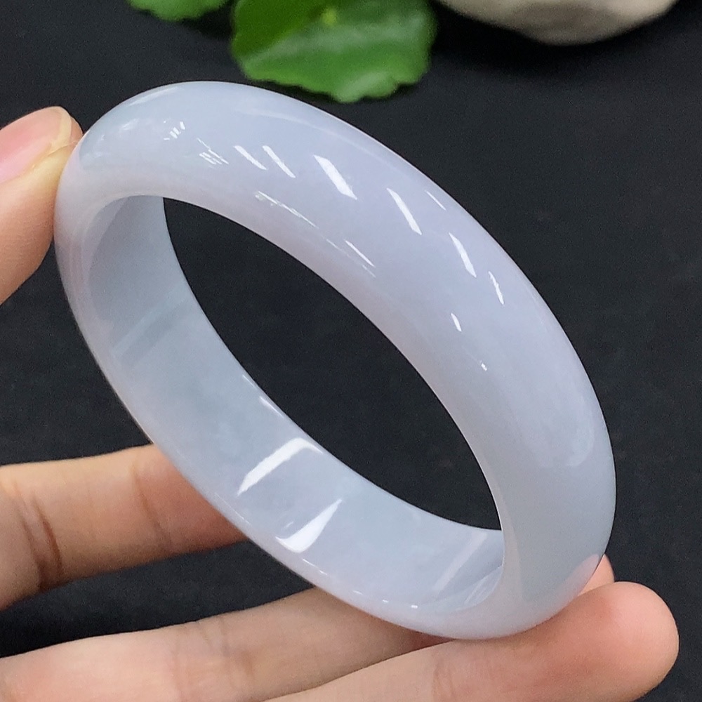 F32820081 Jadeite round bangle, size 56.4, total weight approximately 56.3g