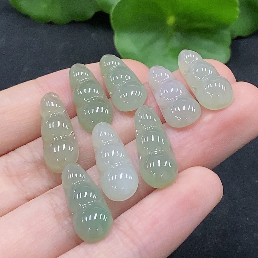F34963856 Jadeite Lucky Bean Inlay Sell as a Lot