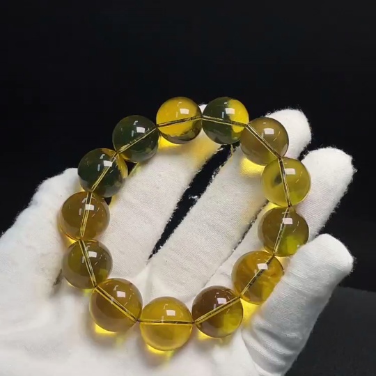 C34009605 Amber Beeswax Bracelet, Total Weight Approx. 30.73g, Size Approx. 15.8mm