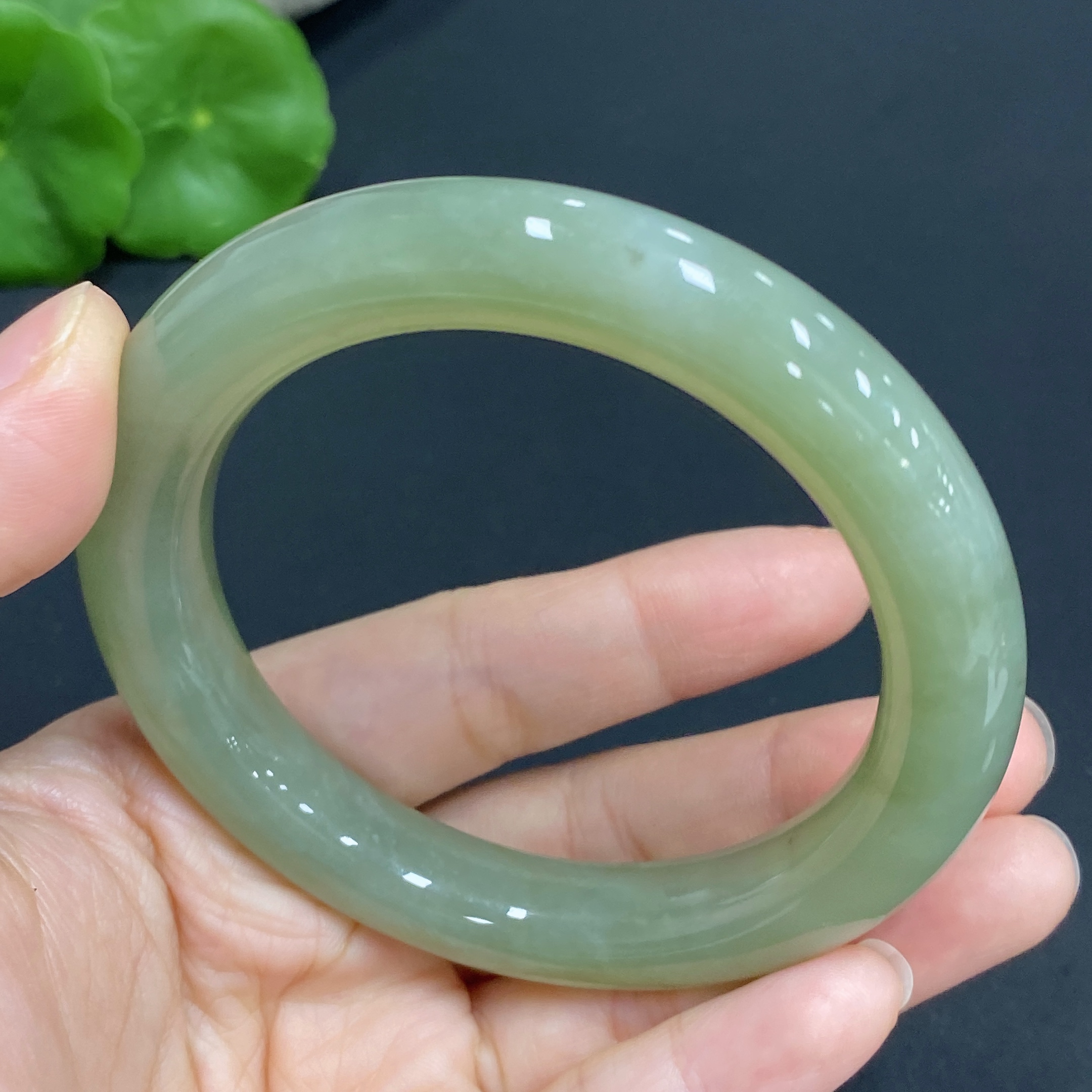 H27060312 Hetian Jade Round Bracelet Size 56.2 Total Weight Approx. 57.9g