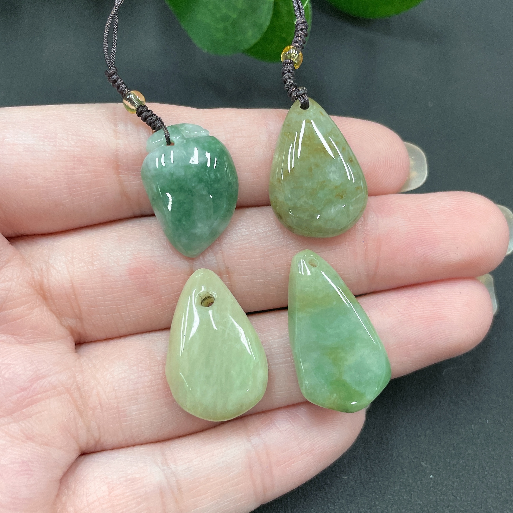 F10114530 Jadeite Pendant Four Pieces