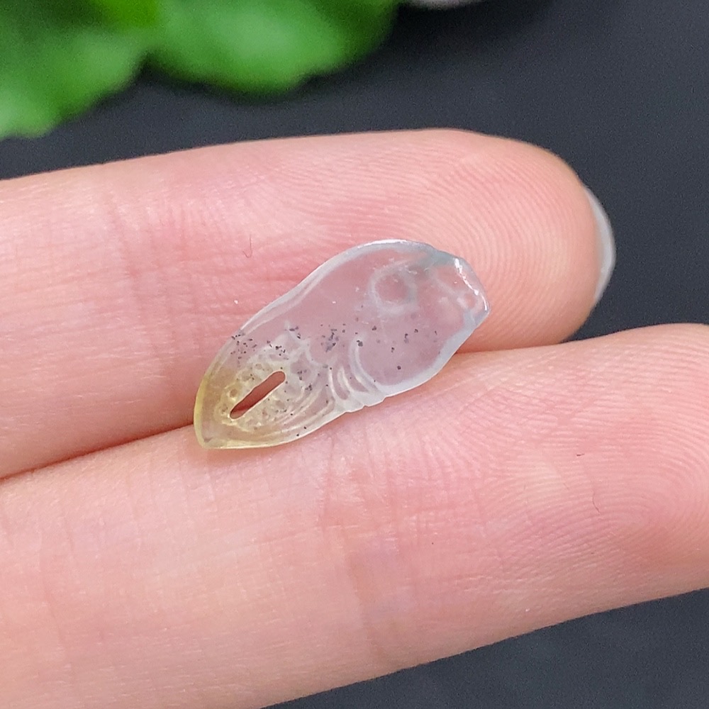 F32793036 Jadeite Crab Claw Pendant Total Weight About 0.2g