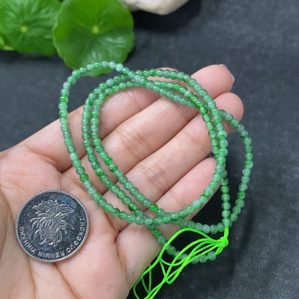 F34976428 Jadeite bead necklace, approx. 3mm, total weight about 7.87g