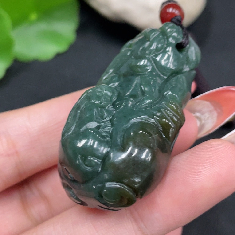 H35113206 Hetian Jade Pendant Pixiu