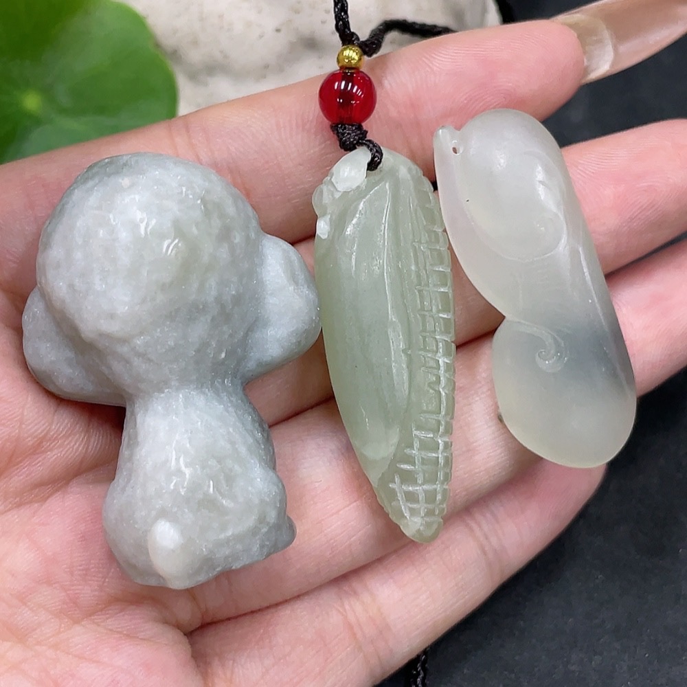 H32796789 Hetian Jade Pendant