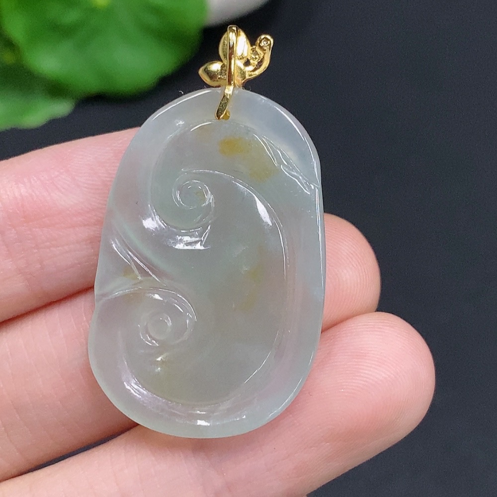 F31690197 Jadeite Ruyi Pendant