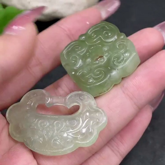 H33925249 Xiuyu (serpentine jade) pendant    antique-style    Ruyi    total weight approx. 18.6g