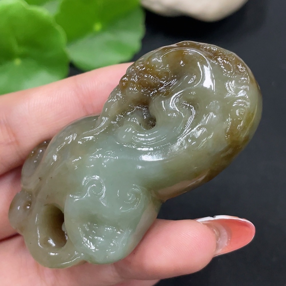 H34017327 Hetian Jade Pendant, Auspicious Beast, Total Weight Approx. 79.6g