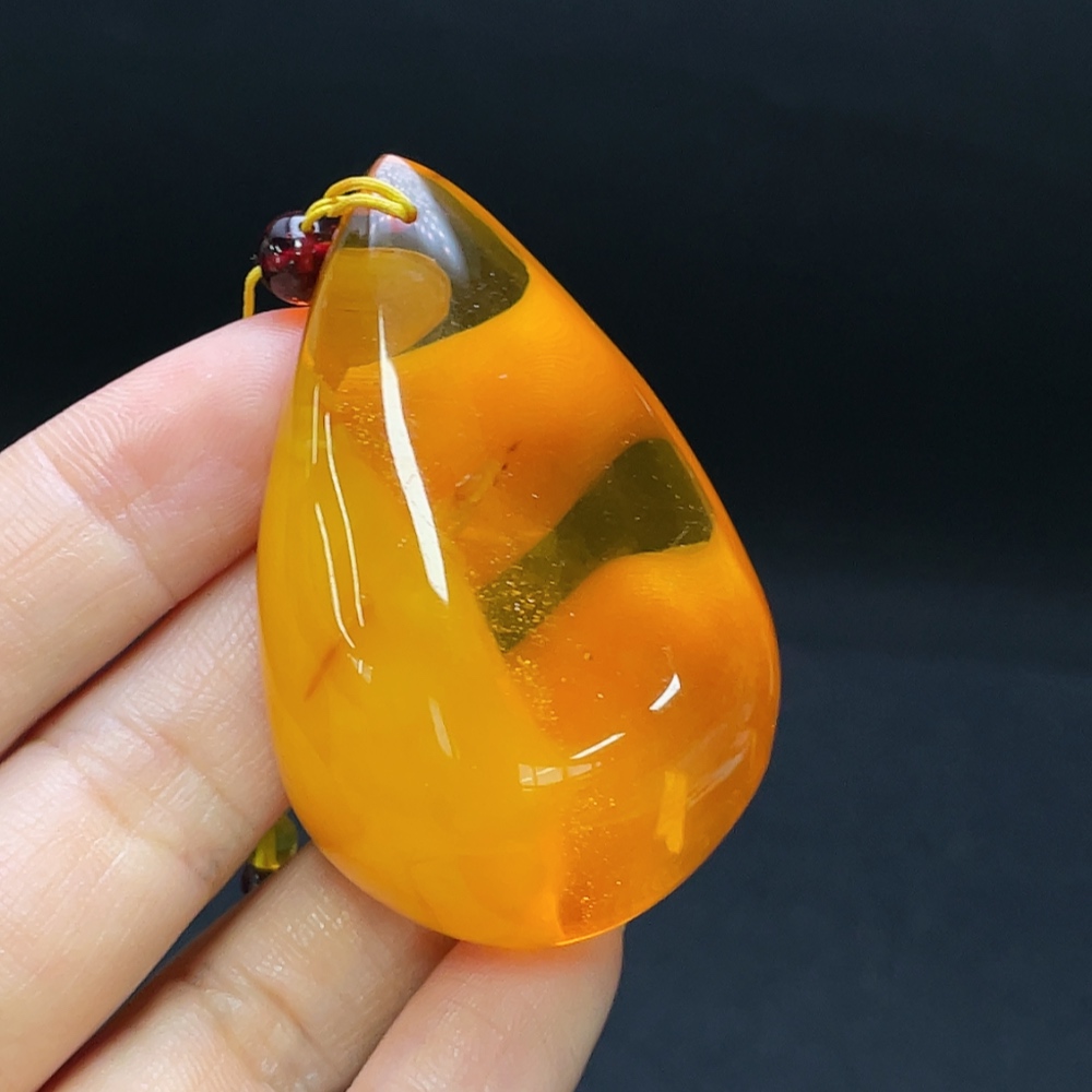 C29339578 Amber Beeswax Pendant, Total Weight Approx. 23.81g