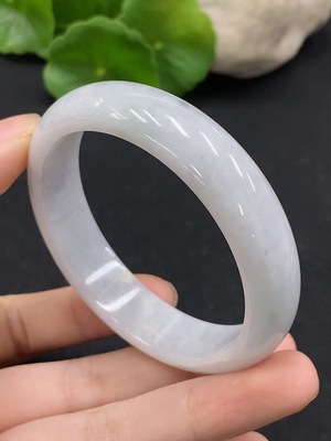 F34997100 Jadeite Round Bracelet Size 53.3 Total Weight Approx. 45.33g with Crack