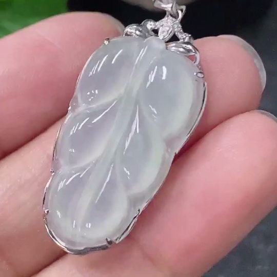 F34954515 Jadeite Leaf Pendant with 18k Gold and Diamond Accents, Total Weight Approximately 2.96g