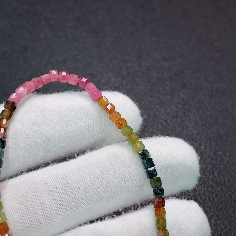 C34007194 Tourmaline Bracelet with Visible Organic Inclusions, Non-Gold, Total Weight Approx. 3.8g, Stone Size ~3.2mm