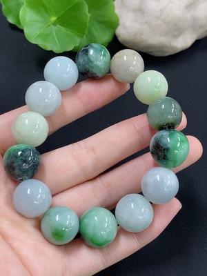 F46572620 翡翠手串 卡14.8/16mm左右  含其他矿物成分  货品总重约85.2g