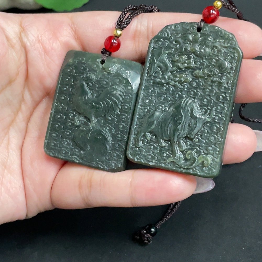 H33901582 Hetian Jade Pendant - Bull Turning Fortune Rooster (Total Weight approx. [with rope] 69.8g)