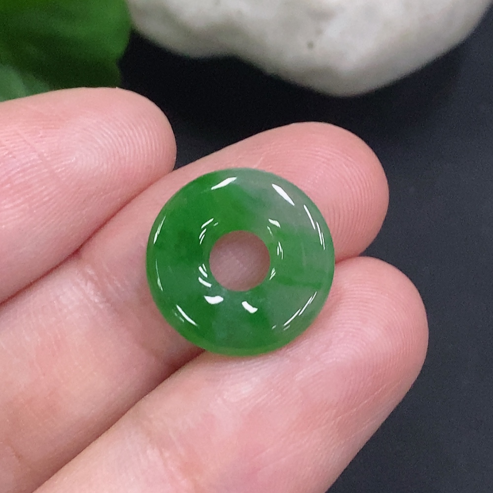 F34023783 Jadeite Peace Button, Total Weight Approx. 0.9g