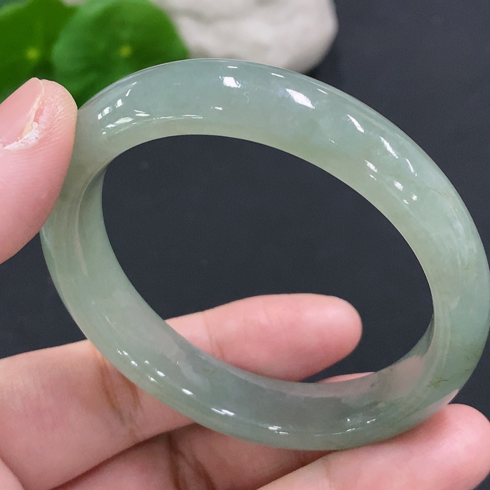 F34962888 Jadeite Concubine Bracelet Size 50.6/44.8 Total Weight Approx. 40.4g
