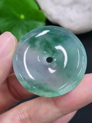 F41934037 翡翠挂件平安扣 货品总约重12.93g