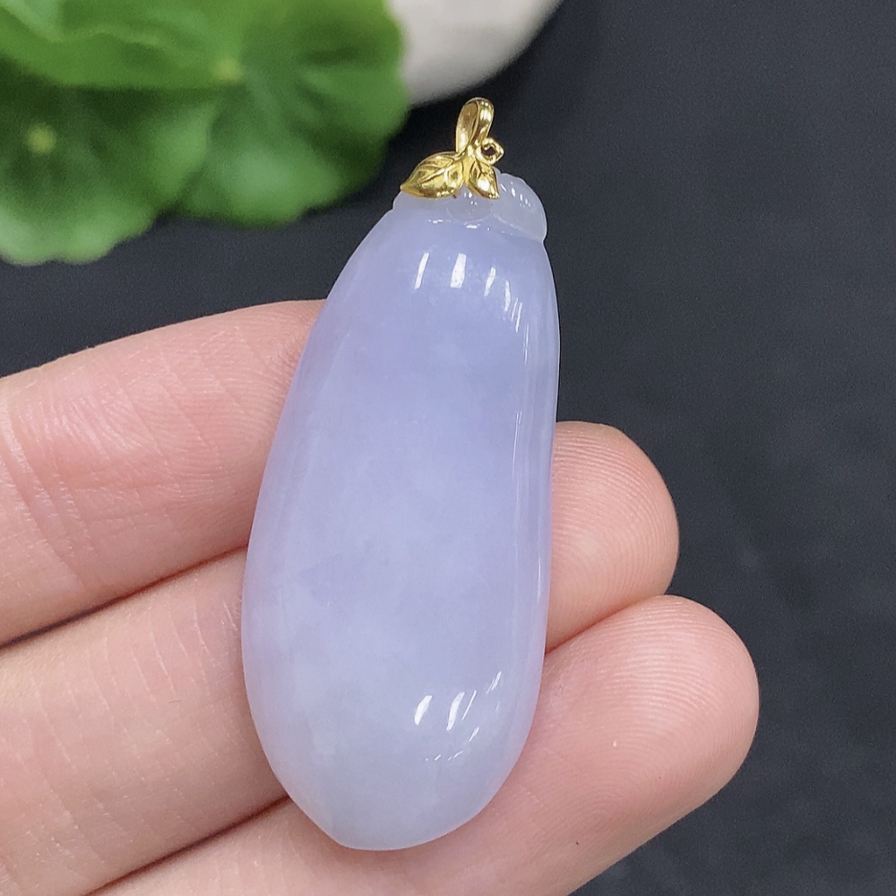 F33830516 Jadeite Fu Gua Pendant with 18K Gold Bail, Total Weight Approx. 8.1g