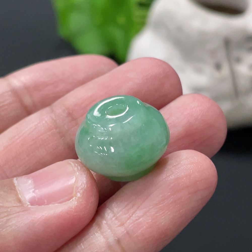 F35080185 Jadeite Beads Approx. 16.5mm Total Weight Approx. 5.7g