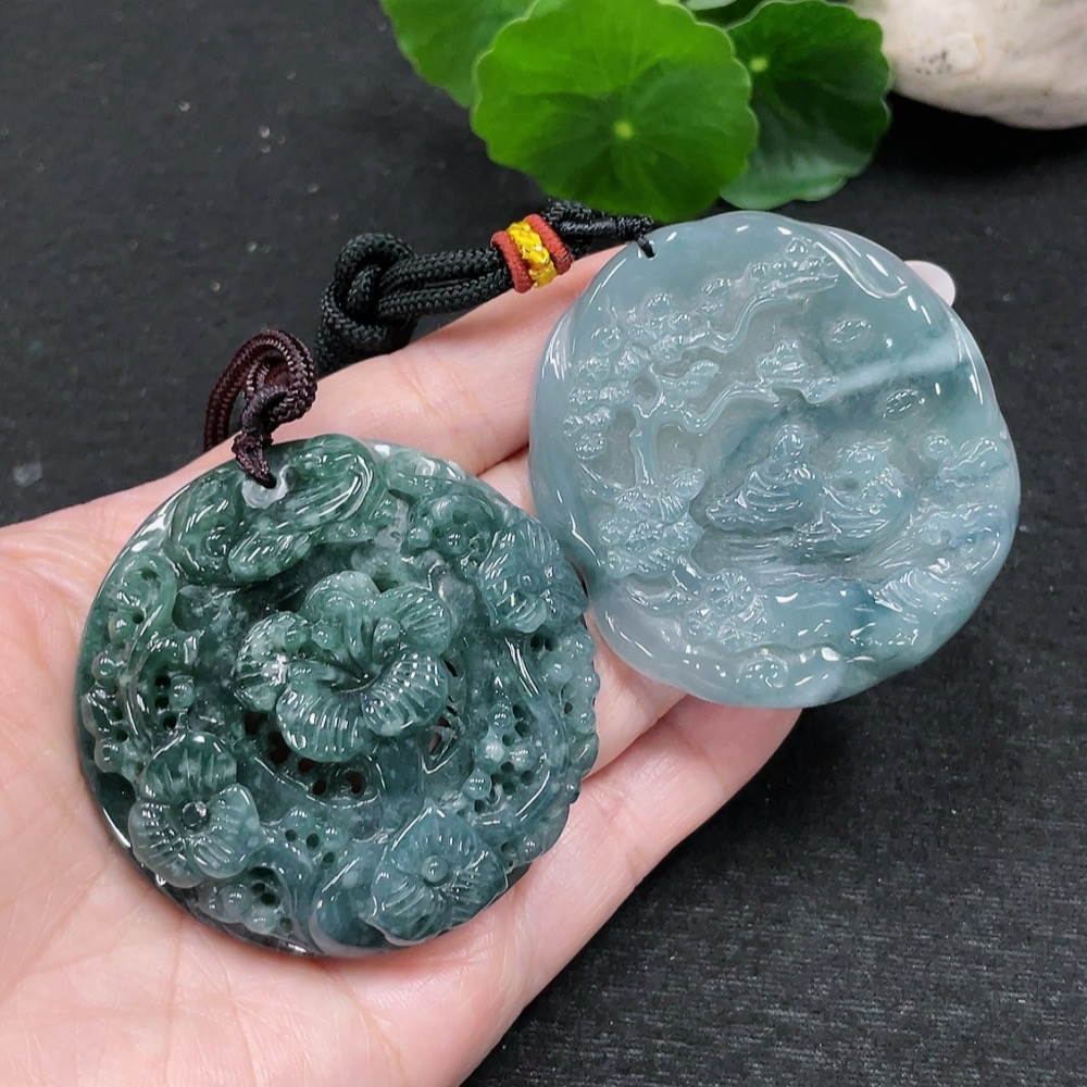 F33873089 Jadeite Pendant Sell as a Lot