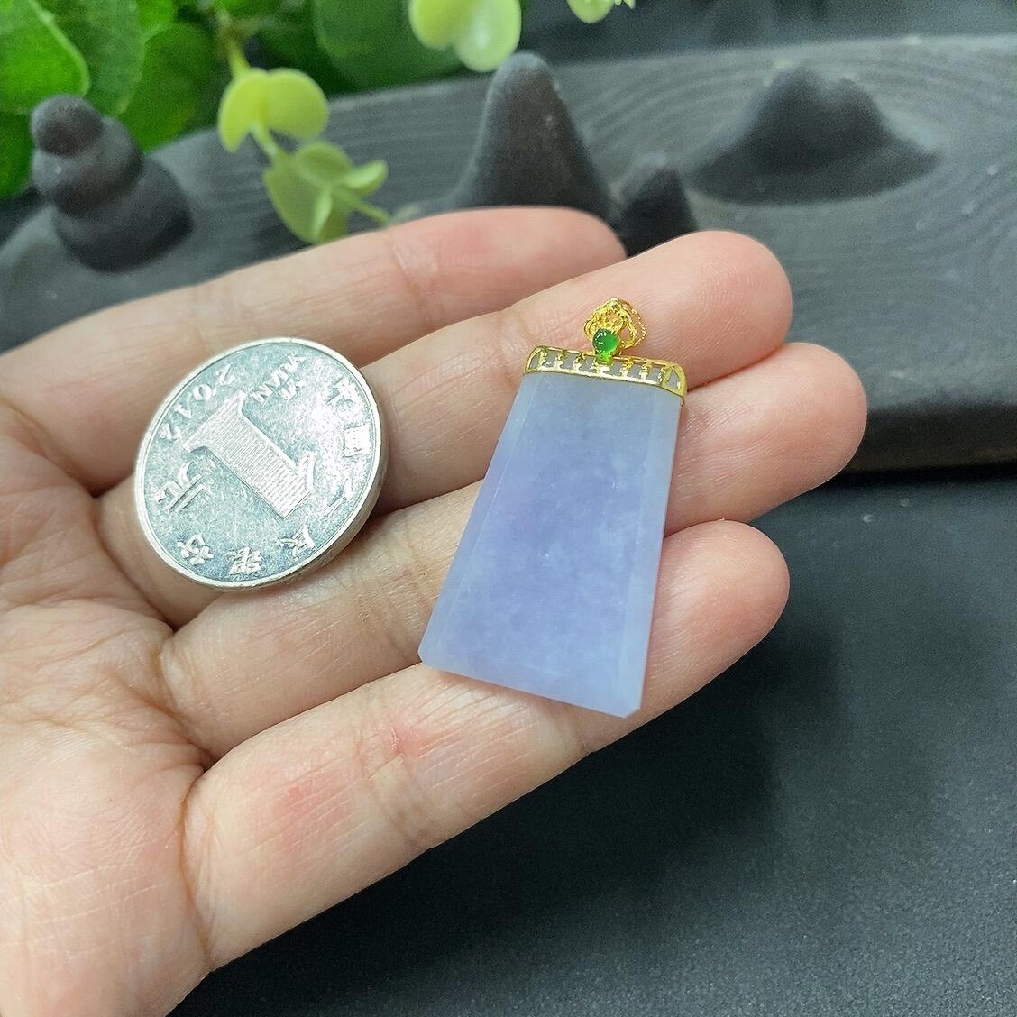 F1217149 Jadeite Plain Pendant with Crack 18K Gold Total Weight 5.4g