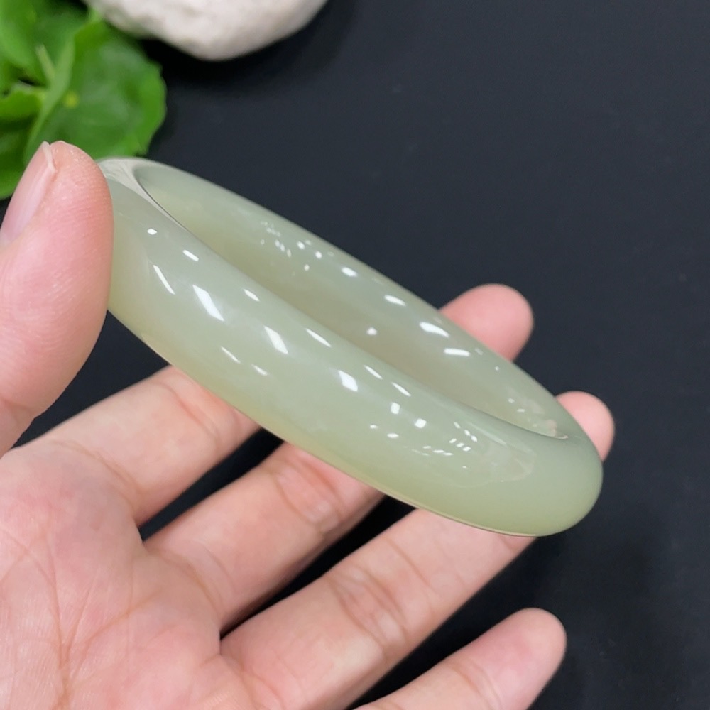 H28285272 Hetian Jade Round Bangle, Loop Size 57.5, Total Weight Approx. 56.1g