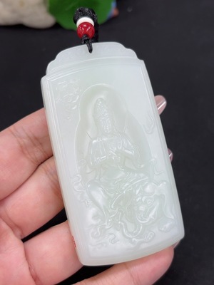 H46488194 和田玉挂件 普贤菩萨 货品总重约【含绳】85.1g 电子收藏证书