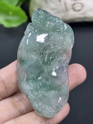 F42973227 翡翠年年有余挂件 货品总重约20.8克