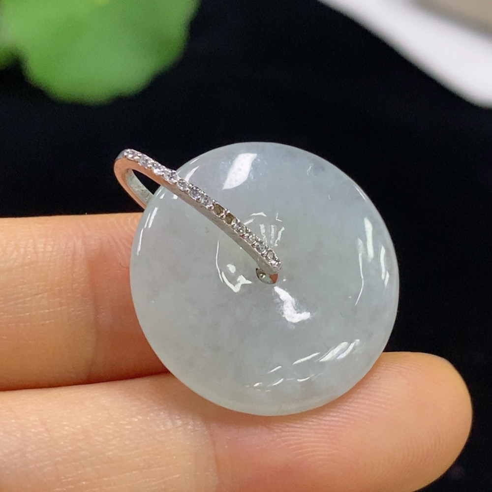 F35094655 Jadeite Safety Buckle Pendant Non-Gold Total Weight Approximately 5g