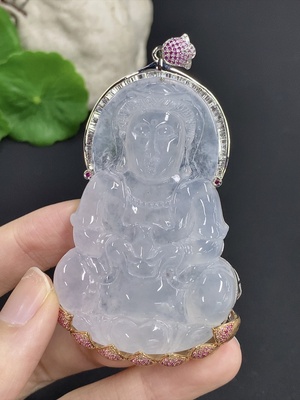 F42967673 翡翠观音挂件 18k金 货品总重量约48克 配镶钻石（无色）