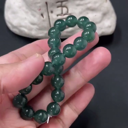 F26963522 Jadeite bead necklace, approximately 8.7mm, total weight about 24.43g