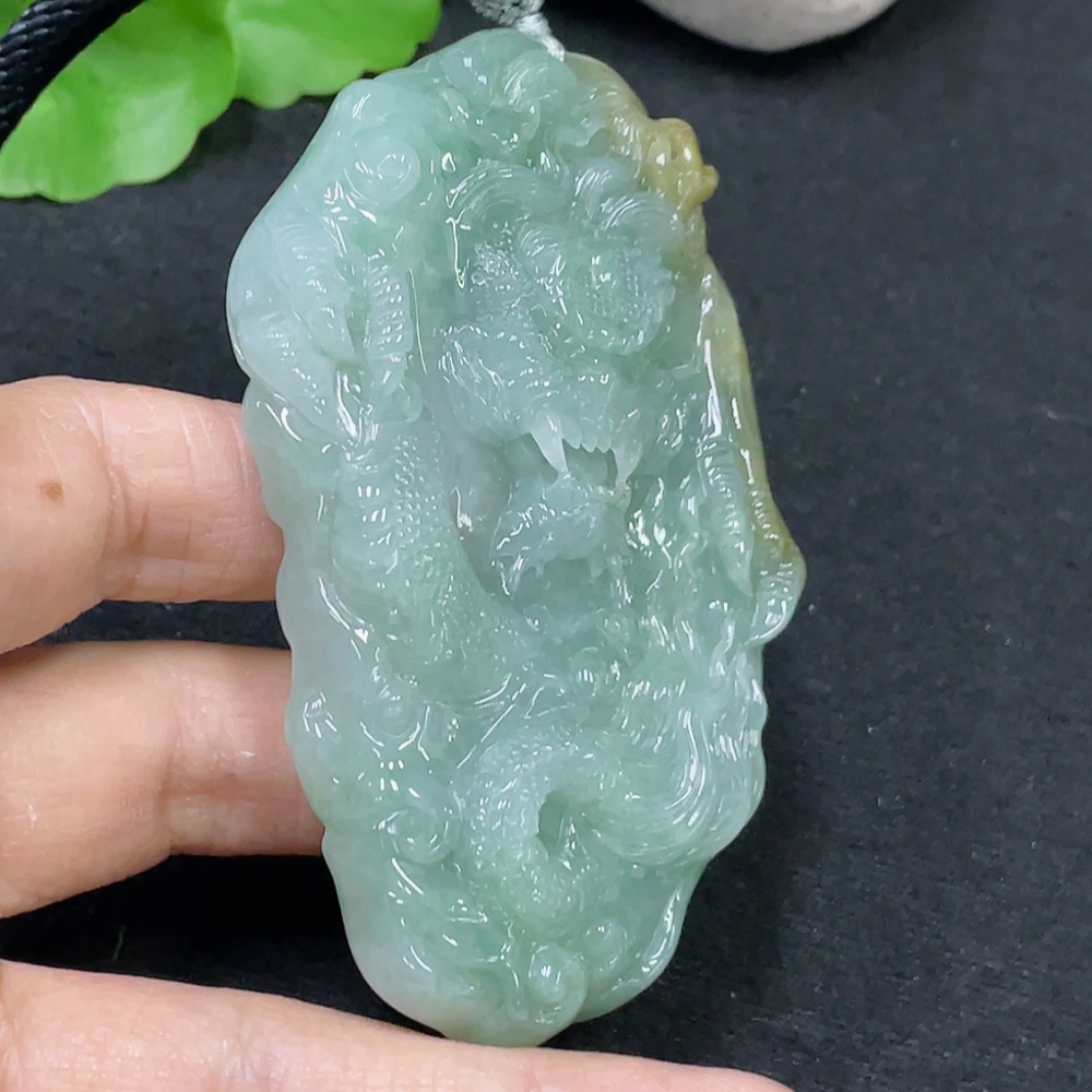 F31611523 Jadeite Dragon Pendant Total Weight Approximately 67.4g (Including Rope Weight)