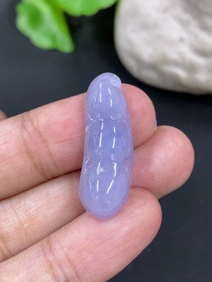 F46597420 翡翠福豆挂件 货品总重量约1.7克